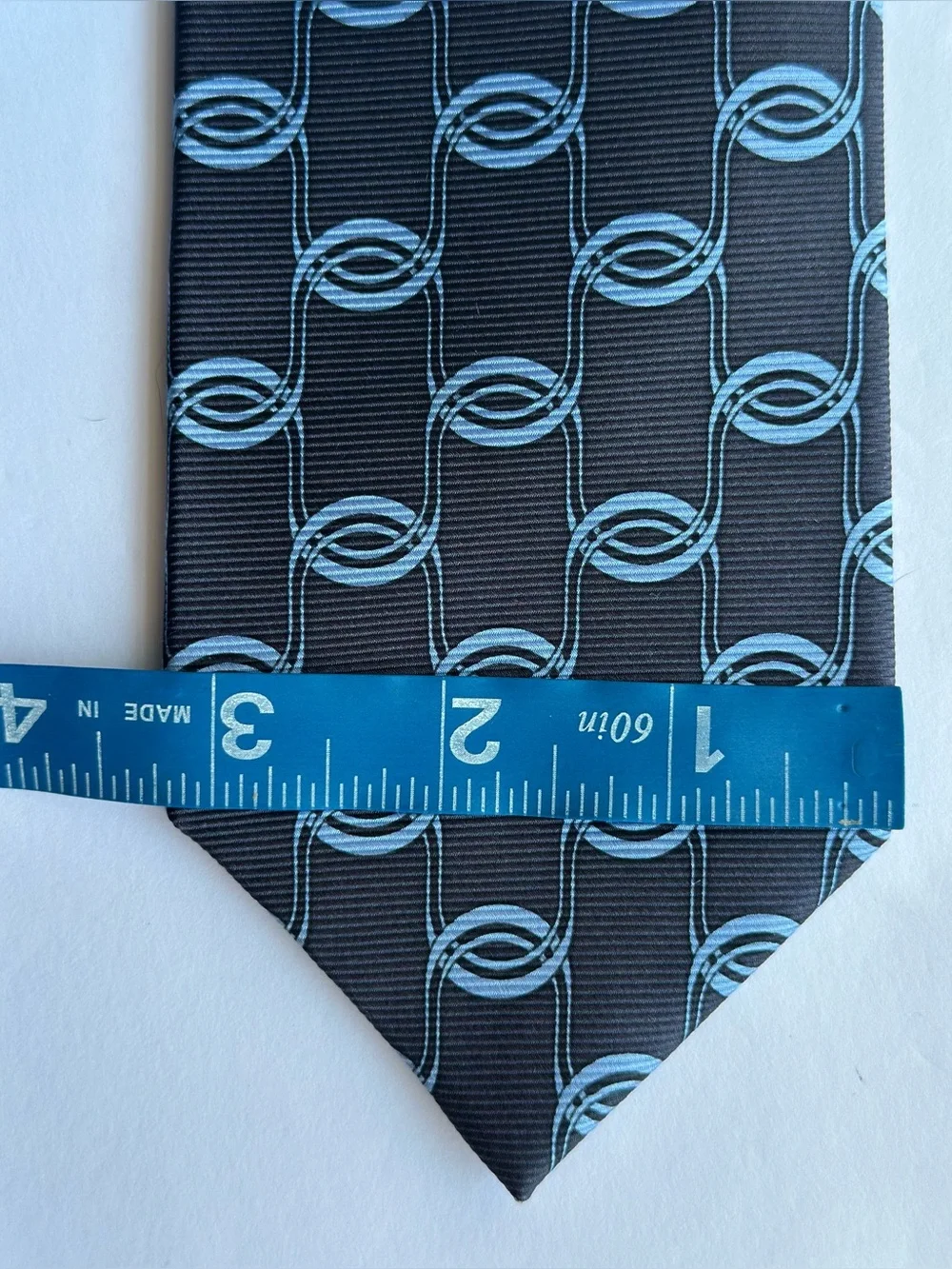 Gucci Tie Blue Interlocking Chain Pattern Made in Italy 100% Silk